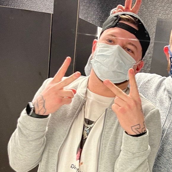 Meet your Posher, Joey - Picture 2 of 2